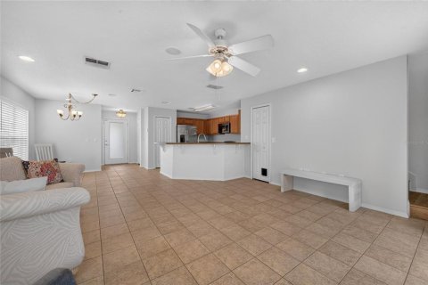 Touwnhouse à vendre à New Smyrna Beach, Floride: 3 chambres, 138.98 m2 № 2362307 - photo 8
