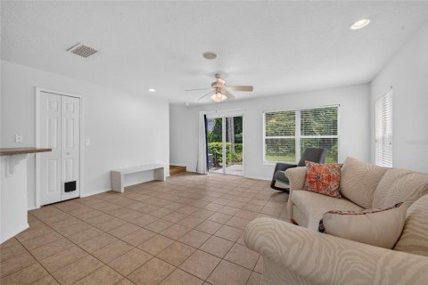 Touwnhouse à vendre à New Smyrna Beach, Floride: 3 chambres, 138.98 m2 № 2362307 - photo 2