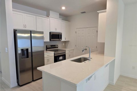 House in DeLand, Florida 4 bedrooms, 202.71 sq.m. № 1640810 - photo 2