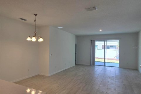 House in DeLand, Florida 4 bedrooms, 202.71 sq.m. № 1640810 - photo 5