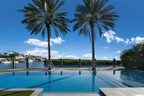 Купить виллу или дом в Корал-Гейблс, Флорида 7 спален, 650.97м2, № 2007136 - фото 3