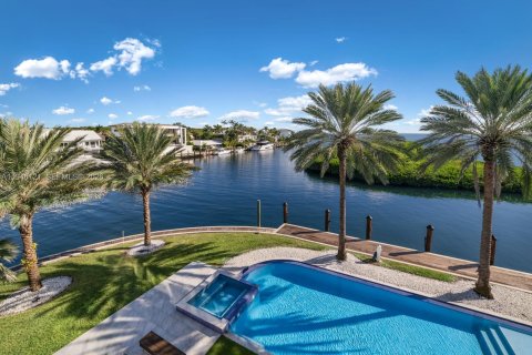 Купить виллу или дом в Корал-Гейблс, Флорида 7 спален, 650.97м2, № 2007136 - фото 24