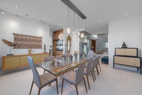 Купить виллу или дом в Корал-Гейблс, Флорида 7 спален, 650.97м2, № 2007136 - фото 18