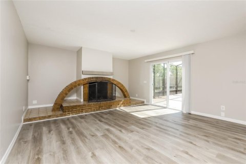 Villa ou maison à louer à Fern Park, Floride: 4 chambres, 189.43 m2 № 1873404 - photo 2