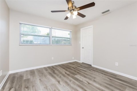 Villa ou maison à louer à Fern Park, Floride: 4 chambres, 189.43 m2 № 1873404 - photo 10