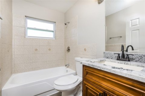 Villa ou maison à louer à Fern Park, Floride: 4 chambres, 189.43 m2 № 1873404 - photo 12