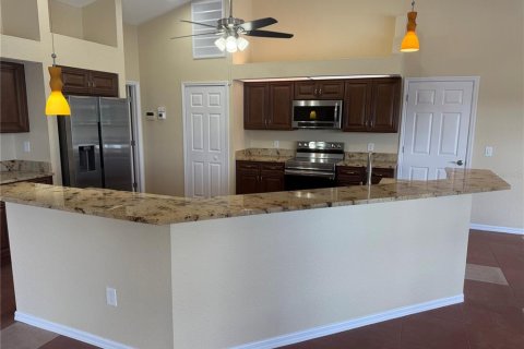 House in Punta Gorda, Florida 4 bedrooms, 237.74 sq.m. № 1908615 - photo 2