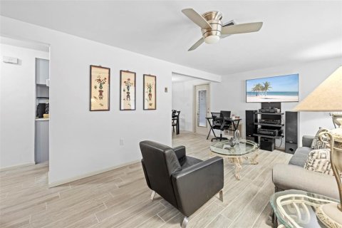 Casa en venta en New Port Richey, Florida, 2 dormitorios, 75.81 m2 № 1885680 - foto 9