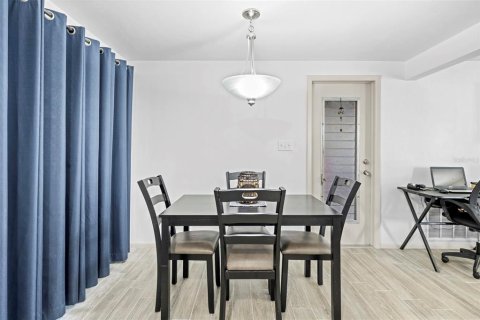 Casa en venta en New Port Richey, Florida, 2 dormitorios, 75.81 m2 № 1885680 - foto 11