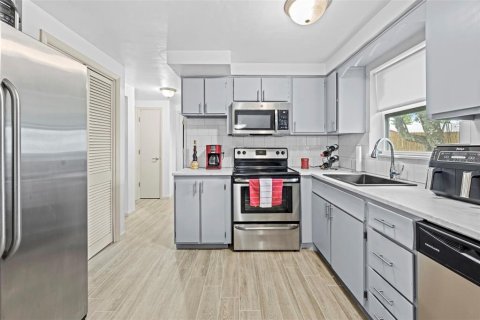 Casa en venta en New Port Richey, Florida, 2 dormitorios, 75.81 m2 № 1885680 - foto 19