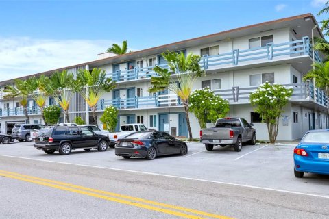 Condominio en venta en Fort Lauderdale, Florida, 1 dormitorio, 63.92 m2 № 1985137 - foto 2
