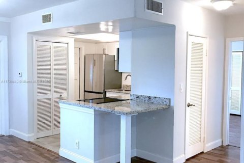 Condominio en venta en Fort Lauderdale, Florida, 1 dormitorio, 63.92 m2 № 1985137 - foto 9
