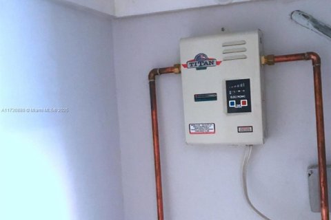 Condominio en venta en Fort Lauderdale, Florida, 1 dormitorio, 63.92 m2 № 1985137 - foto 14