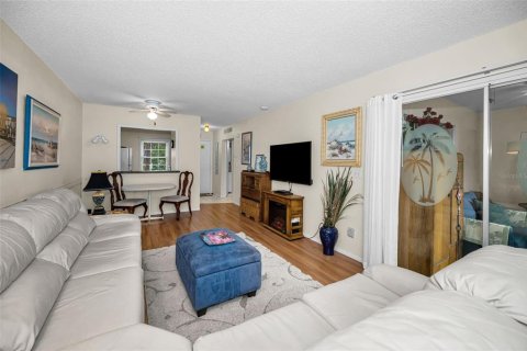 Villa ou maison à vendre à Palm Harbor, Floride: 1 chambre, 59.09 m2 № 2220815 - photo 16