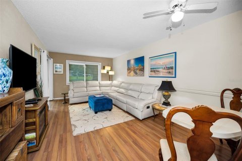 Villa ou maison à vendre à Palm Harbor, Floride: 1 chambre, 59.09 m2 № 2220815 - photo 17