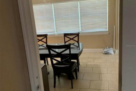 House in Saint Petersburg, Florida 2 bedrooms, 111.11 sq.m. № 1915587 - photo 9