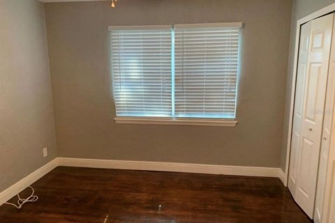 House in Saint Petersburg, Florida 2 bedrooms, 111.11 sq.m. № 1915587 - photo 14