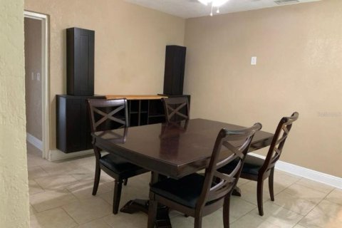 House in Saint Petersburg, Florida 2 bedrooms, 111.11 sq.m. № 1915587 - photo 8