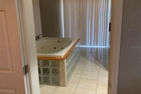 House in Saint Petersburg, Florida 2 bedrooms, 111.11 sq.m. № 1915587 - photo 19