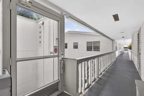 Купить кондоминиум в Уэст-Палм-Бич, Флорида 3 комнаты, 52.95м2, № 2087956 - фото 23