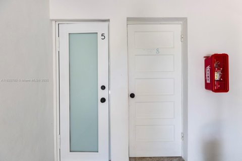 Villa ou maison à louer à Miami, Floride: 1 chambre, 20.44 m2 № 1934500 - photo 3