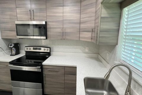 Villa ou maison à louer à Fort Lauderdale, Floride: 3 chambres, 92.9 m2 № 2417426 - photo 9