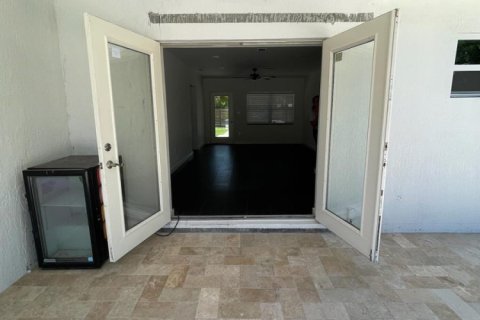 Villa ou maison à louer à Fort Lauderdale, Floride: 3 chambres, 92.9 m2 № 2417426 - photo 24