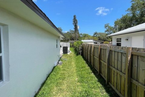 Villa ou maison à louer à Fort Lauderdale, Floride: 3 chambres, 92.9 m2 № 2417426 - photo 29