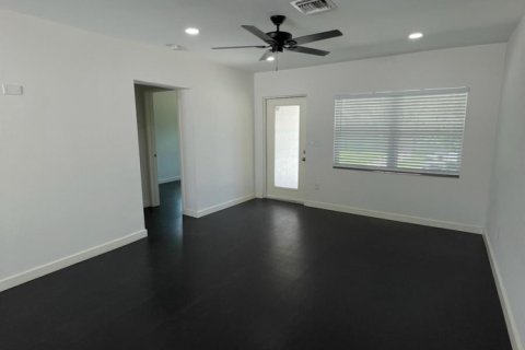 Villa ou maison à louer à Fort Lauderdale, Floride: 3 chambres, 92.9 m2 № 2417426 - photo 11