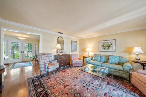 House in Saint Petersburg, Florida 3 bedrooms, 252.69 sq.m. № 1803057 - photo 8
