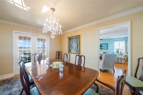 House in Saint Petersburg, Florida 3 bedrooms, 252.69 sq.m. № 1803057 - photo 12