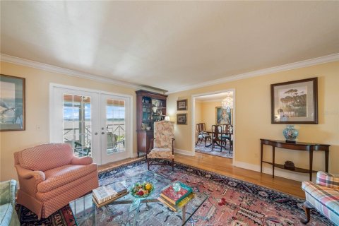 House in Saint Petersburg, Florida 3 bedrooms, 252.69 sq.m. № 1803057 - photo 10