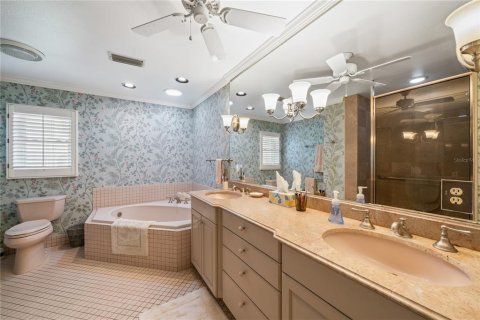 House in Saint Petersburg, Florida 3 bedrooms, 252.69 sq.m. № 1803057 - photo 17
