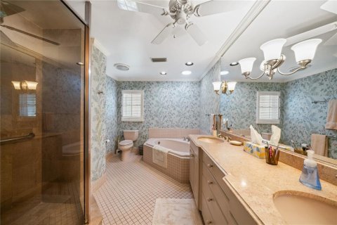 House in Saint Petersburg, Florida 3 bedrooms, 252.69 sq.m. № 1803057 - photo 16