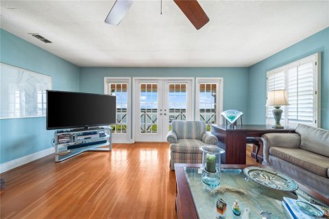 House in Saint Petersburg, Florida 3 bedrooms, 252.69 sq.m. № 1803057 - photo 29