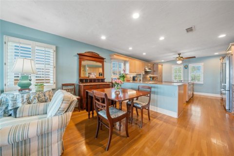 House in Saint Petersburg, Florida 3 bedrooms, 252.69 sq.m. № 1803057 - photo 30