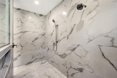 Villa ou maison à vendre à Sarasota, Floride: 5 chambres, 394.28 m2 № 1638252 - photo 19
