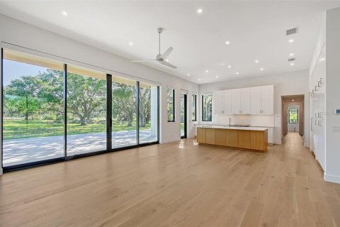 Villa ou maison à vendre à Sarasota, Floride: 5 chambres, 394.28 m2 № 1638252 - photo 8
