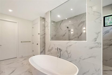Villa ou maison à vendre à Sarasota, Floride: 5 chambres, 394.28 m2 № 1638252 - photo 18