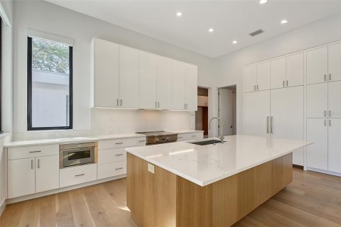 Villa ou maison à vendre à Sarasota, Floride: 5 chambres, 394.28 m2 № 1638252 - photo 11