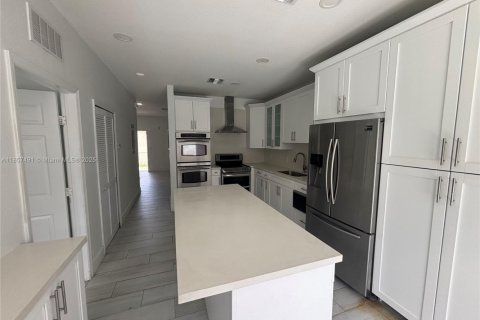 House in Homestead, Florida 3 bedrooms, 222.97 sq.m. № 1882368 - photo 6