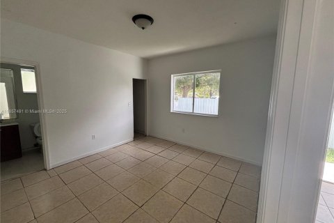 House in Homestead, Florida 3 bedrooms, 222.97 sq.m. № 1882368 - photo 13