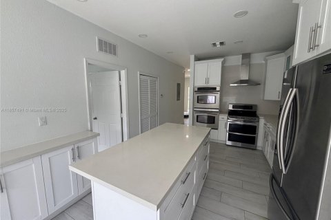 House in Homestead, Florida 3 bedrooms, 222.97 sq.m. № 1882368 - photo 5