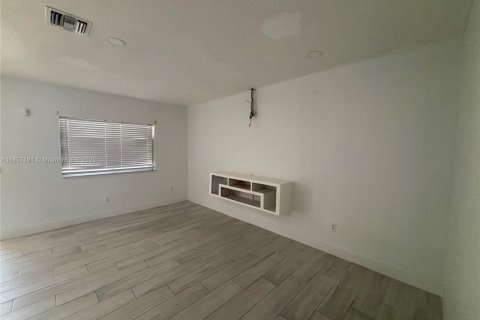 House in Homestead, Florida 3 bedrooms, 222.97 sq.m. № 1882368 - photo 7