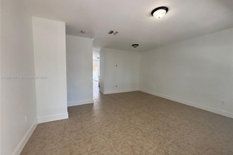 House in Homestead, Florida 3 bedrooms, 222.97 sq.m. № 1882368 - photo 10