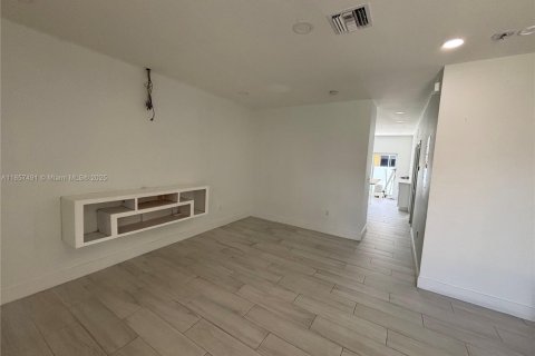 House in Homestead, Florida 3 bedrooms, 222.97 sq.m. № 1882368 - photo 8