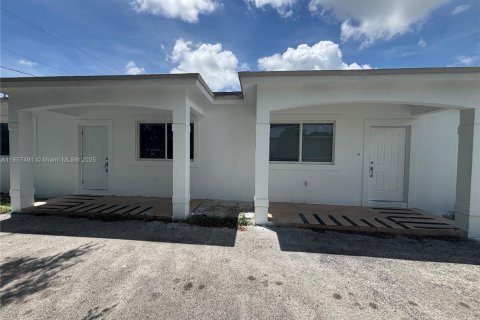 House in Homestead, Florida 3 bedrooms, 222.97 sq.m. № 1882368 - photo 4