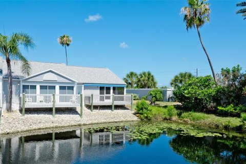 Villa ou maison à vendre à Bradenton, Floride: 2 chambres, 127.09 m2 № 2200419 - photo 5