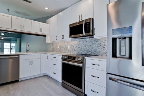 Villa ou maison à vendre à Bradenton, Floride: 2 chambres, 127.09 m2 № 2200419 - photo 17