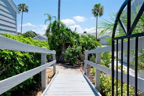 Villa ou maison à vendre à Bradenton, Floride: 2 chambres, 127.09 m2 № 2200419 - photo 6